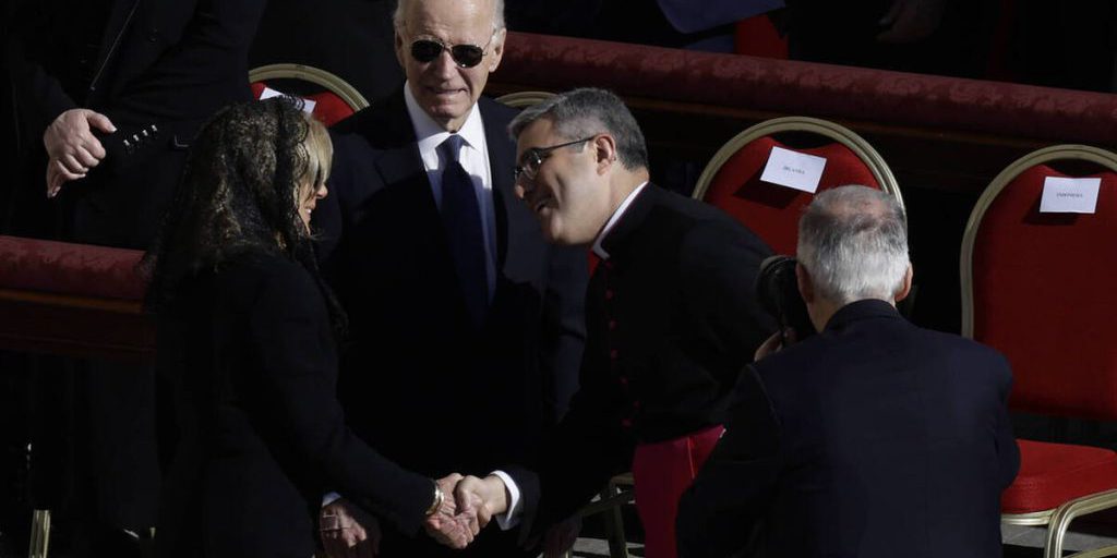 La Richiesta di Segretezza di Joe Biden: Una Minaccia alla Trasparenza del Governo?