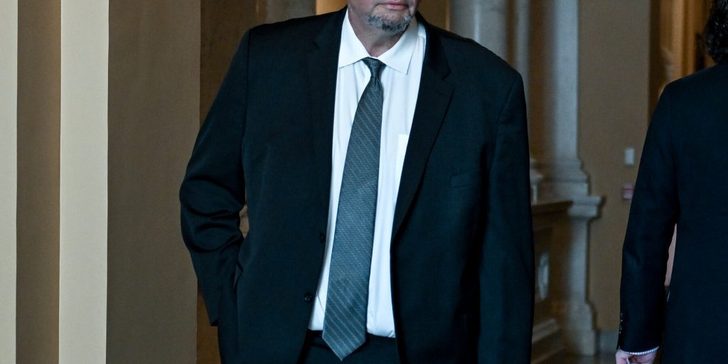 Senatore Fetterman dimesso dall'ospedale dopo una caduta a Braddock, Pennsylvania