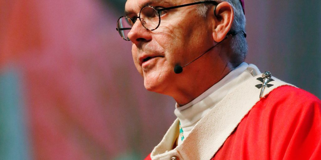 Nuovo Leader per i Vescovi Americani: L'Arcivescovo Paul Coakley alla Guida della Comunità Cattolica