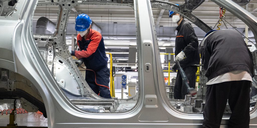 Politiche tariffarie statunitensi danneggiano l'industria automobilistica canadese: Canada si apre alle auto cinesi