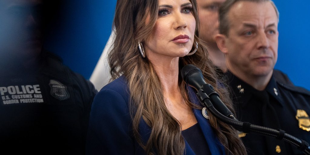 $17 miliardi di aiuti FEMA ritardati per ulteriori verifiche