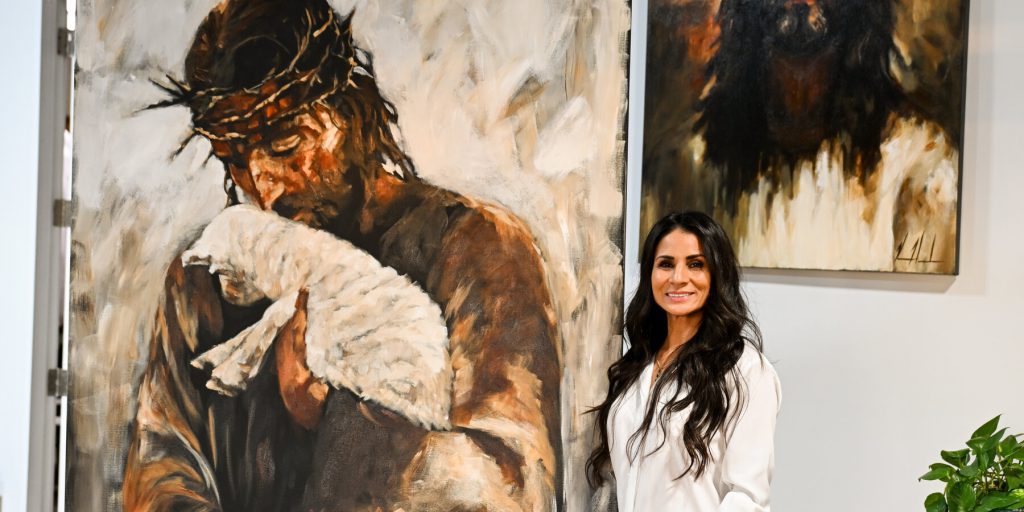 Artista cristiana Vanessa Horabuena vende dipinto di Trump per 2,75 milioni all'asta benefica