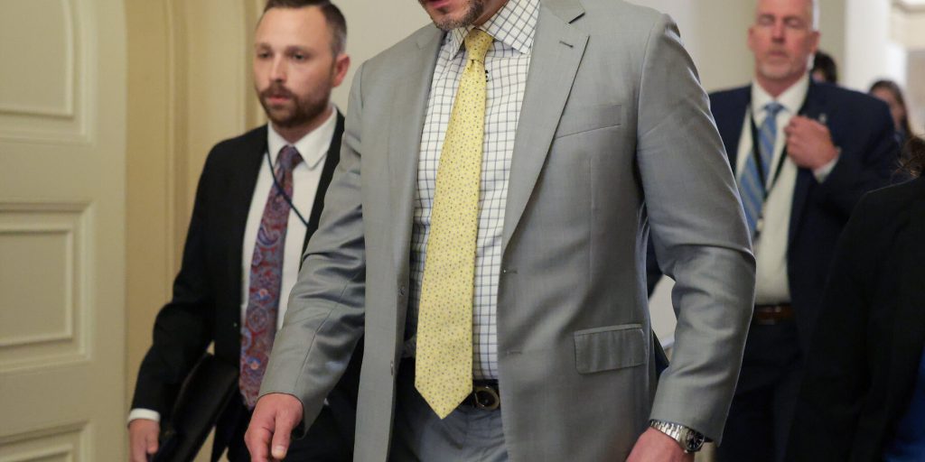 Dan Bongino lascia il ruolo di vice direttore dell'FBI