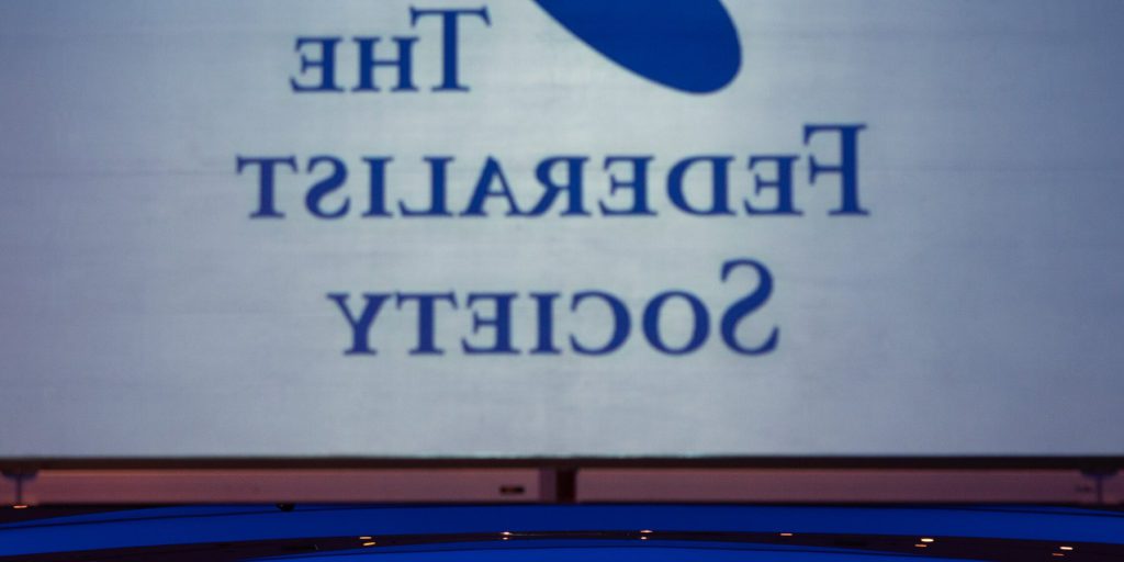 La Federalist Society: ruolo nella nomina di giudici conservatori e le sfide del secondo mandato di Trump