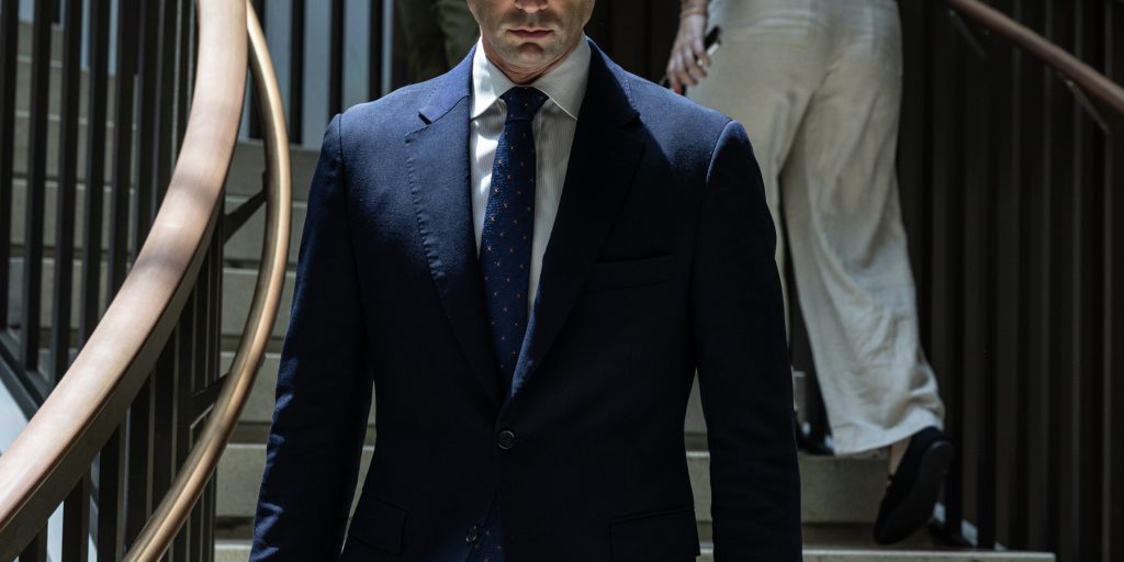 Ossoff Walks Political Tightrope in Georgia as Shutdown Drags On