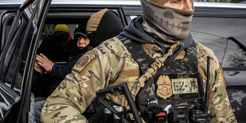 Minnesota: Rifugiati con status legale trasferiti in Texas per revoca, causa legale in corso