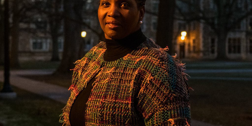 Supreme Court Allows Lisa Cook to Remain at Fed, for Now