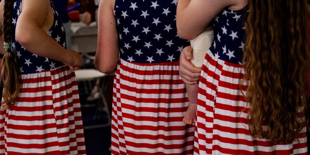 Campagna per aumentare la natalità negli USA incontra resistenza sotto Trump