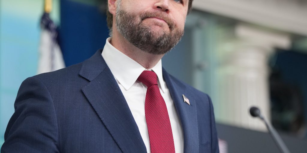 Trump etichetta agenti di immigrazione come terroristi domestici dopo le sparatorie a Minneapolis