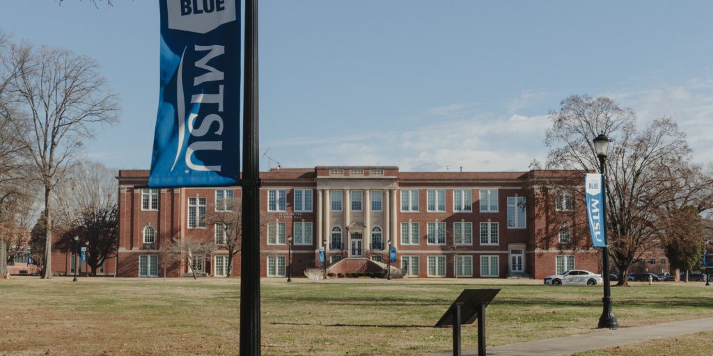 Decano della Middle Tennessee State University licenziato dopo commenti su Charlie Kirk