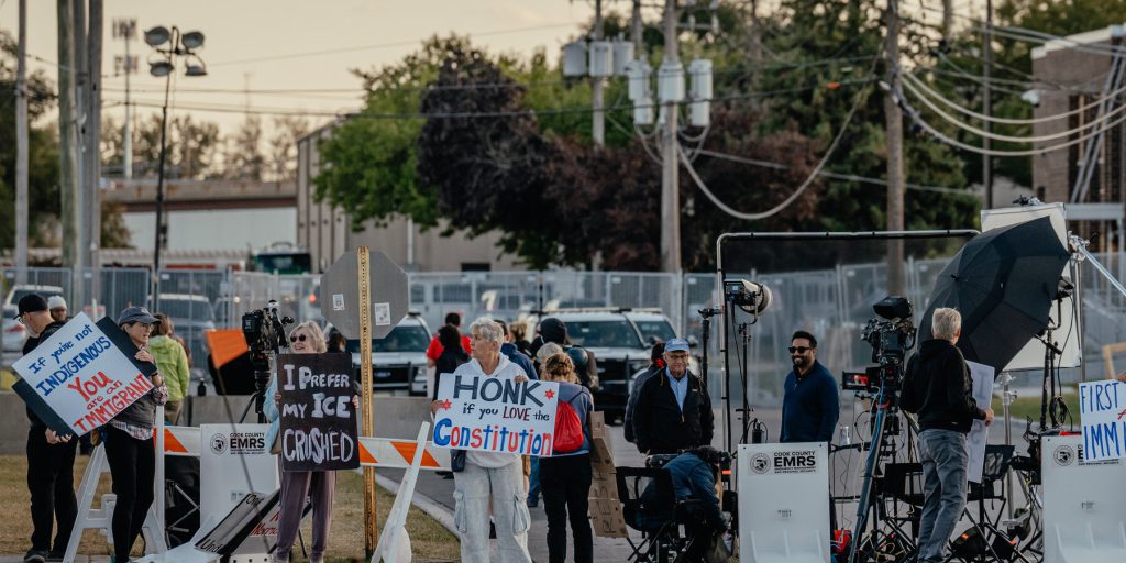 La Corte d'Appello degli Stati Uniti Mantiene il Divieto sulla Dislocazione di Truppe di Trump in Illinois