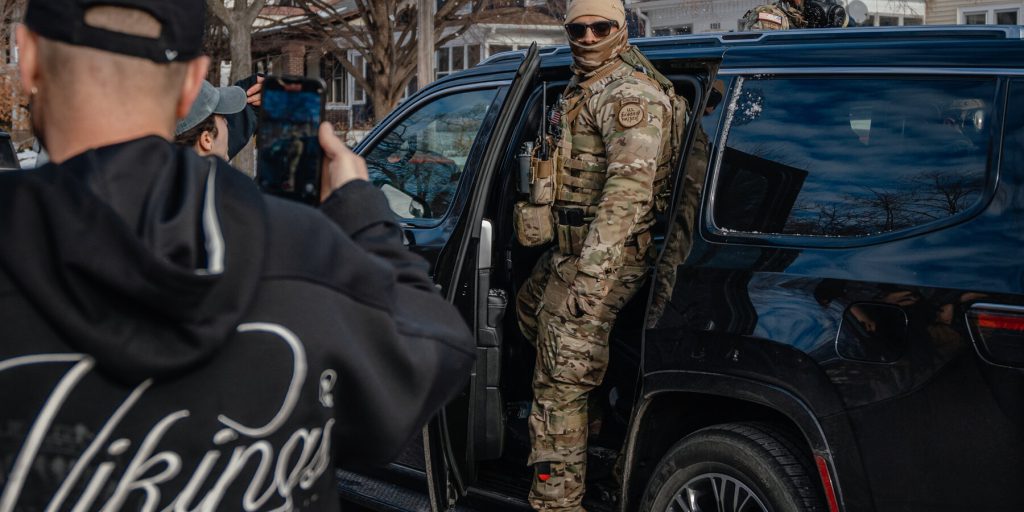 ICE arresta decine di rifugiati in Minnesota e li trasferisce in Texas