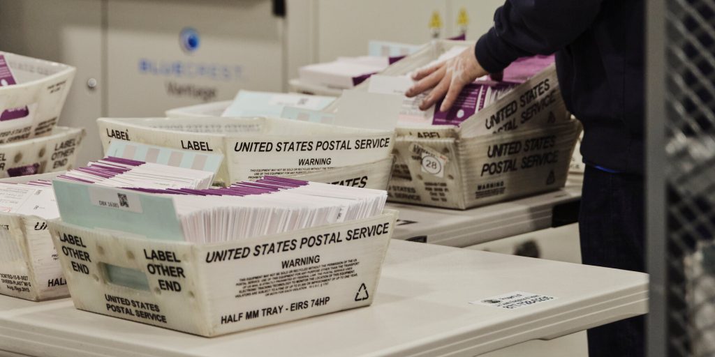 Corte Suprema: i voti per corrispondenza devono arrivare entro la data delle elezioni, rischio di respinti