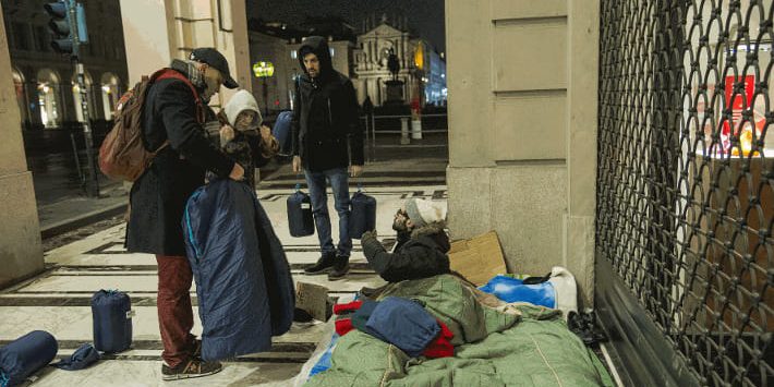 Associazione di medici volontari “Camminare insieme” lancia raccolta fondi per acquistare un’ambulanza e curare i senzatetto
