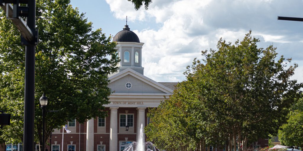 Giovane di 18 anni accusato di aver pianificato un potenziale attacco terroristico a Charlotte, North Carolina