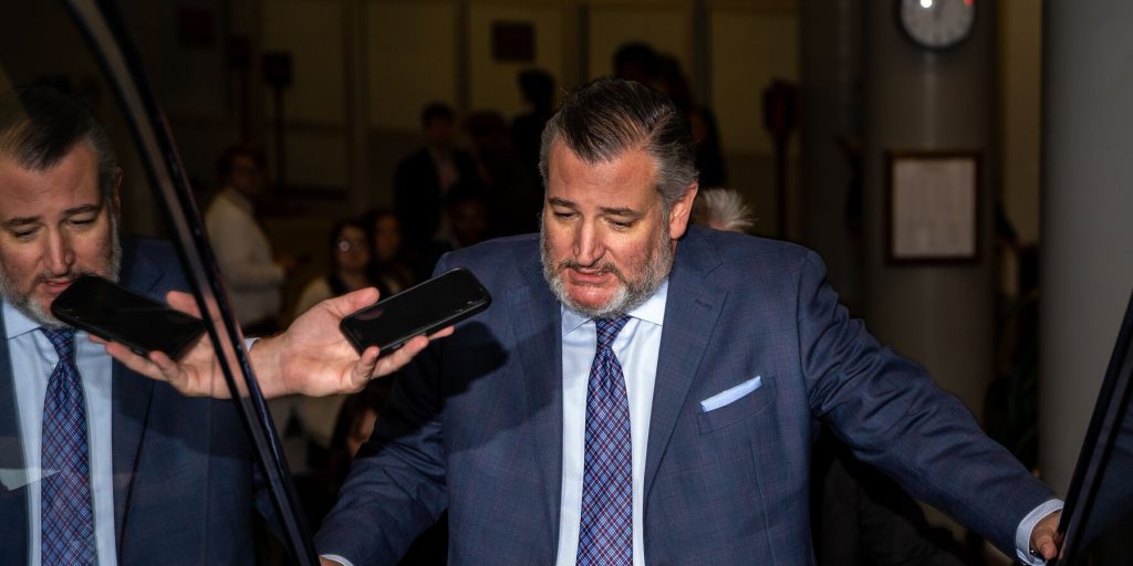 Reazioni del Partito Repubblicano alle opinioni di Nick Fuentes, suprematista bianco, e alle loro possibili conseguenze sulla società americana