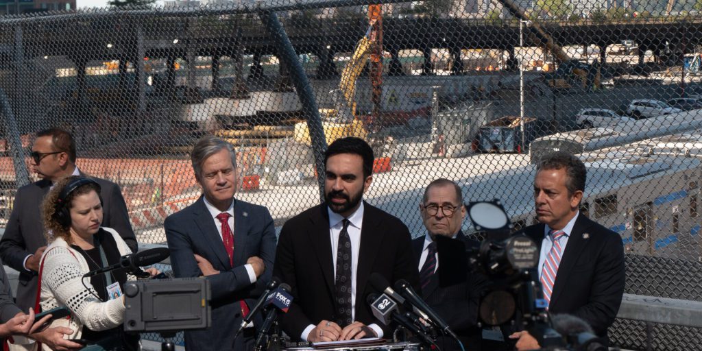 Mamdani Condemns Trump’s $18 Billion Funding Freeze for New York-Area Projects