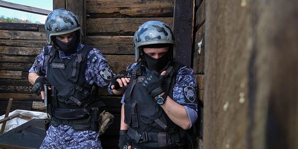 Esercitazioni tattico-speciali delle truppe di Rosgvardiya a Penza per garantire la sicurezza pubblica