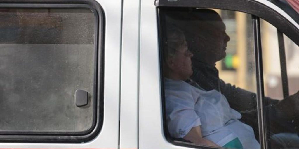 Uomo di 55 anni muore in ospedale dopo un incidente stradale a Rostov: cause e conseguenze di un evento tragico