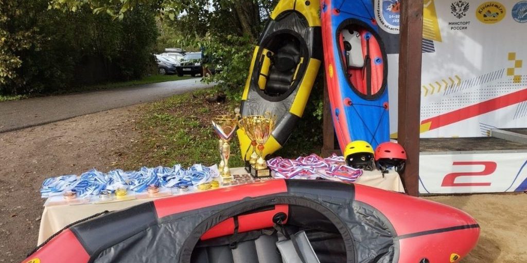 Campionato Russo di Rafting tra Veterani a Los'evo: Uno Spettacolo di Adrenalina sul Fiume Vuoksa