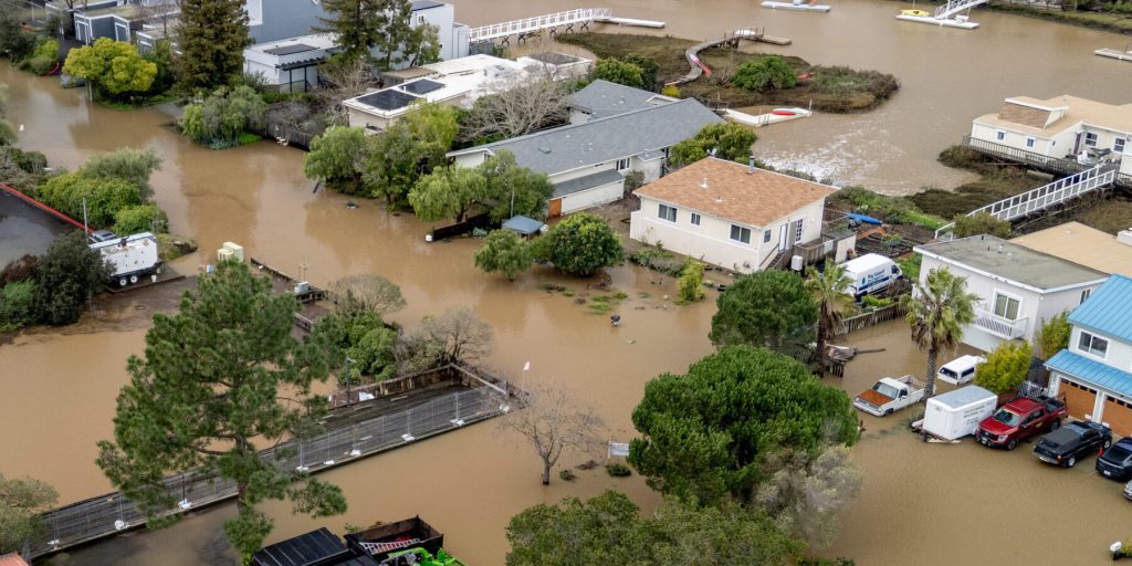 Tempeste invernali alleviano temporaneamente la siccità in California