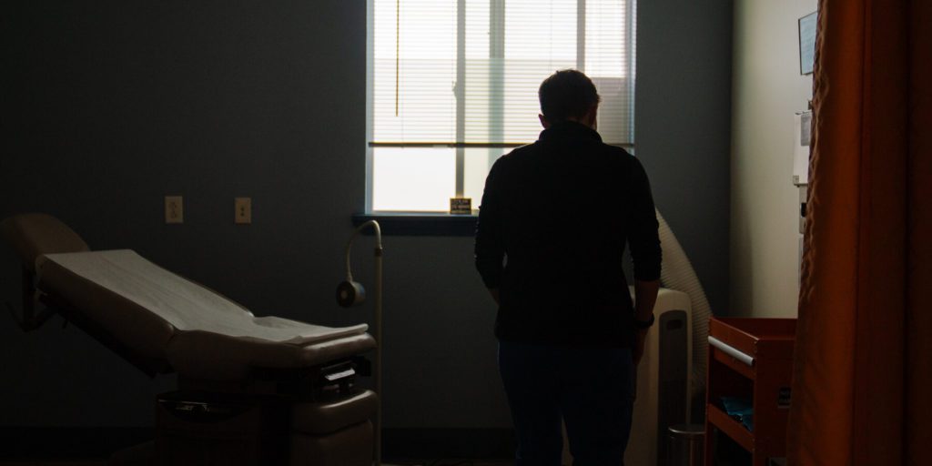 Conseguenze dei Tagli ai Fondi Medicaid dell'Amministrazione Trump: Impatto sulla Sanità Rurale nel Maine