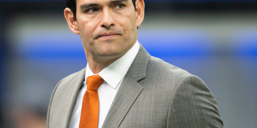 Aggressione a Mark Sanchez, Ex-Quartback della N.F.L.: Ferito con un Coltello, Condizioni Stabili