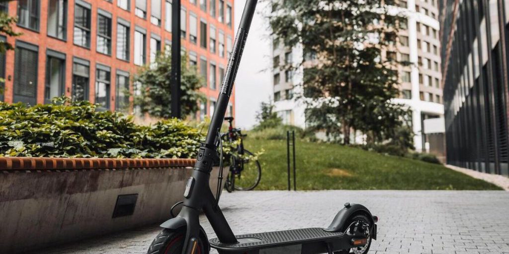 Furto di monopattino a Smolensk: identificato il responsabile grazie all'efficace lavoro della polizia locale