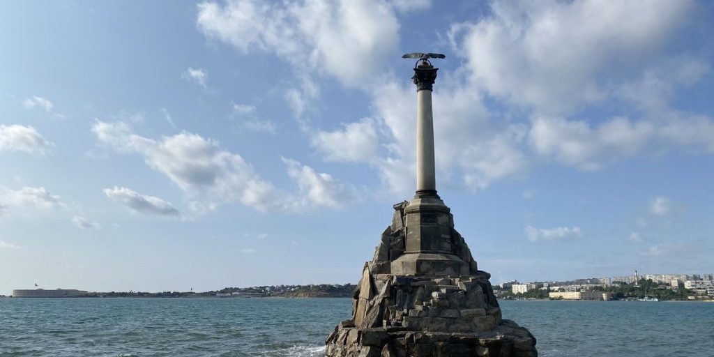 Allarme a Sebastopoli: dichiarato lo stato di allerta aerea nella città russa del Mar Nero