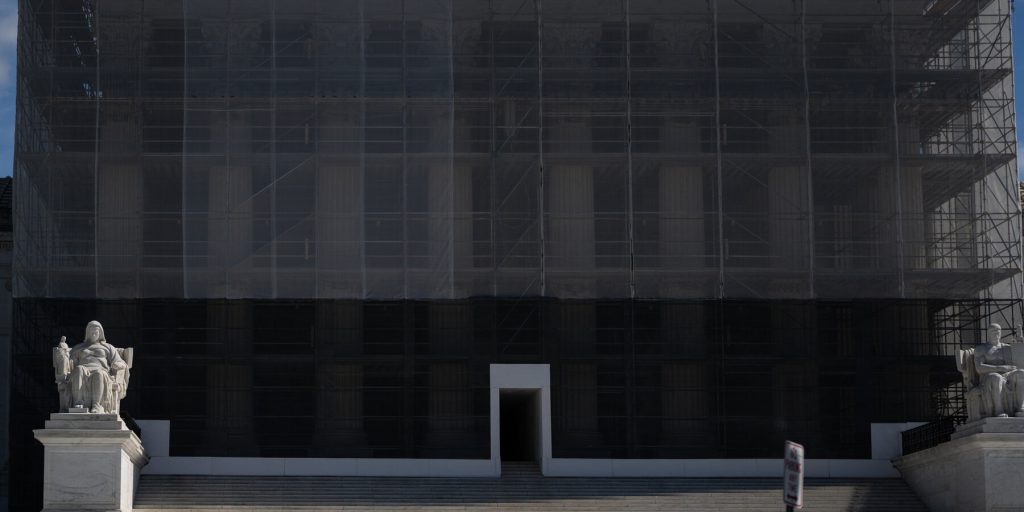 Supreme Court Returns to Face Trump Tests of Presidential Power