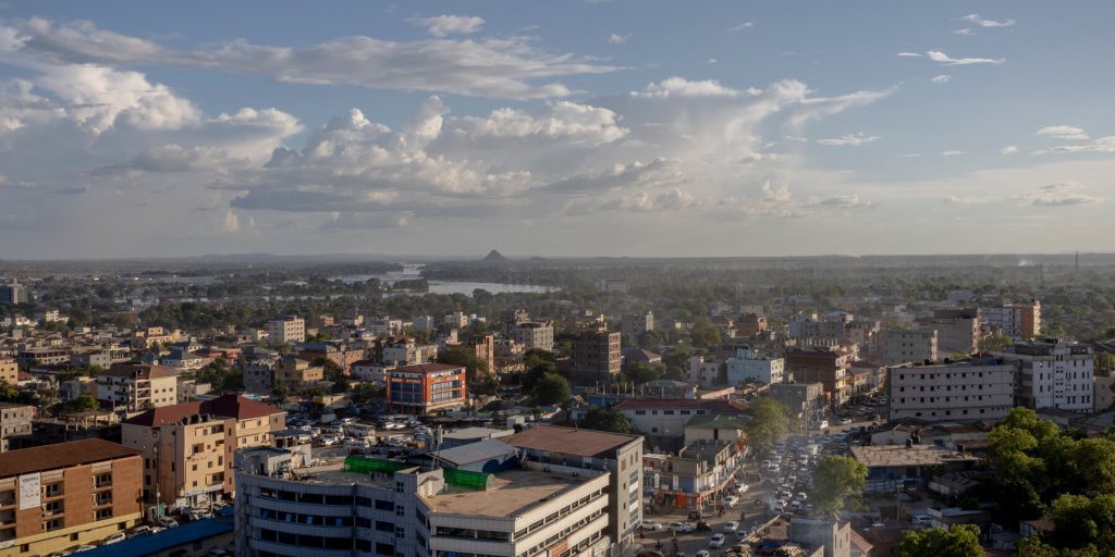 Amministrazione Trump Annulla Protezioni Contro la Deportazione per i Sud-Sudanesi: Cosa Significa per le Migliaia di Persone Coinvolte