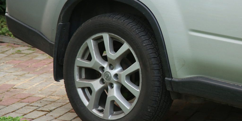 Russia Sanziona Renault: Le Conseguenze per l'Industria Automobilistica