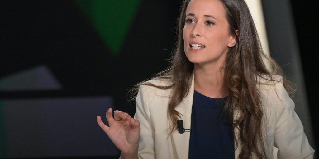 LFI propone di riconoscere gli amici come pari della famiglia in Francia