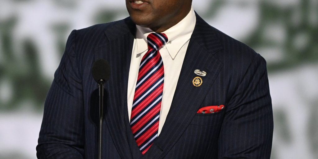 Corsa al Senato del Texas si Infiamma con l'Entrata di Wesley Hunt nel Partito Repubblicano