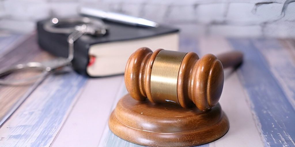 65-летний житель Онеги  отработает неуважение к суду