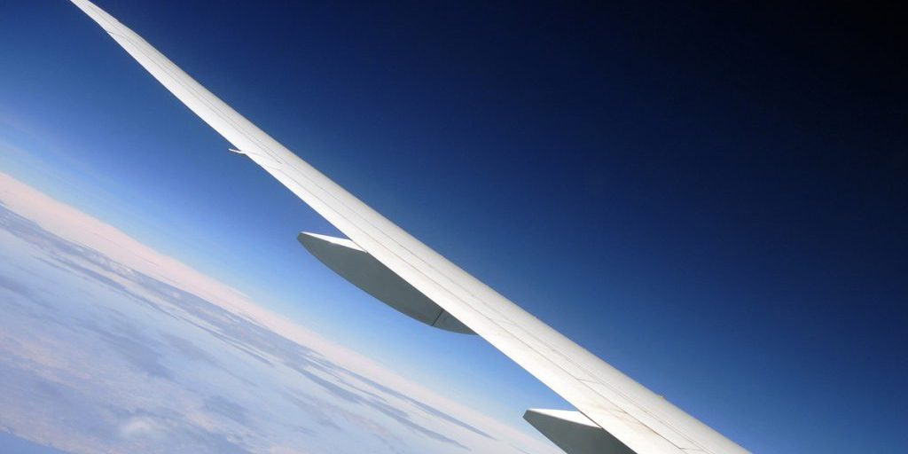 Aereo da Mosca costretto a cambiare rotta per condizioni meteorologiche avverse