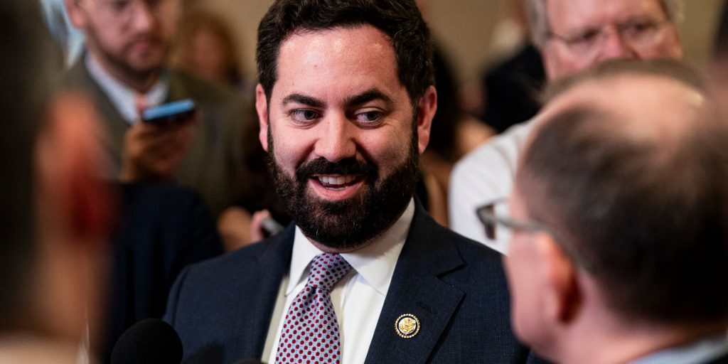 Trump Aimed Shutdown Cuts at Democrats, but G.O.P. Districts Are Hit, Too