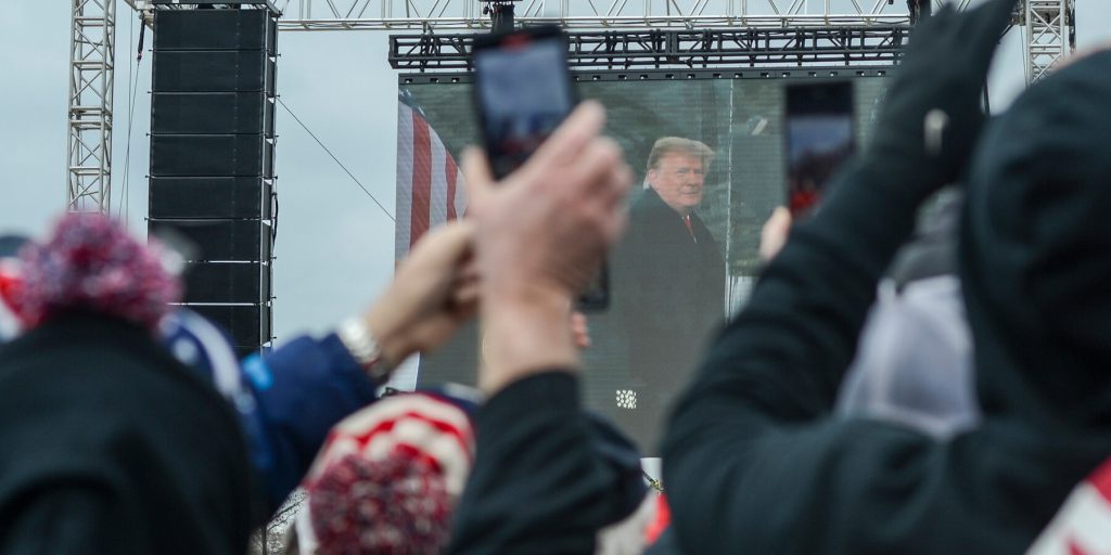Trump avverte di impeachment se i Repubblicani non vincono le elezioni di metà mandato