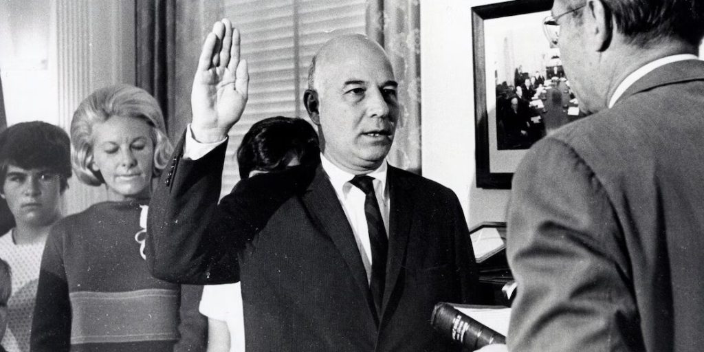 La Morte di Paul Ignatius: Un Uomo di Stato che ha Segnato la Storia degli Stati Uniti