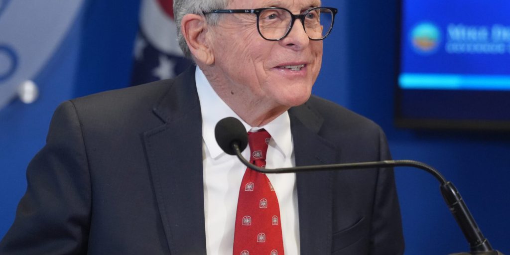 Il governatore dell'Ohio si oppone alle false notizie sugli immigrati haitiani a Springfield