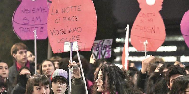 400 studentesse denunciano violenza psicologica: università e scuole di Torino si mobilitano