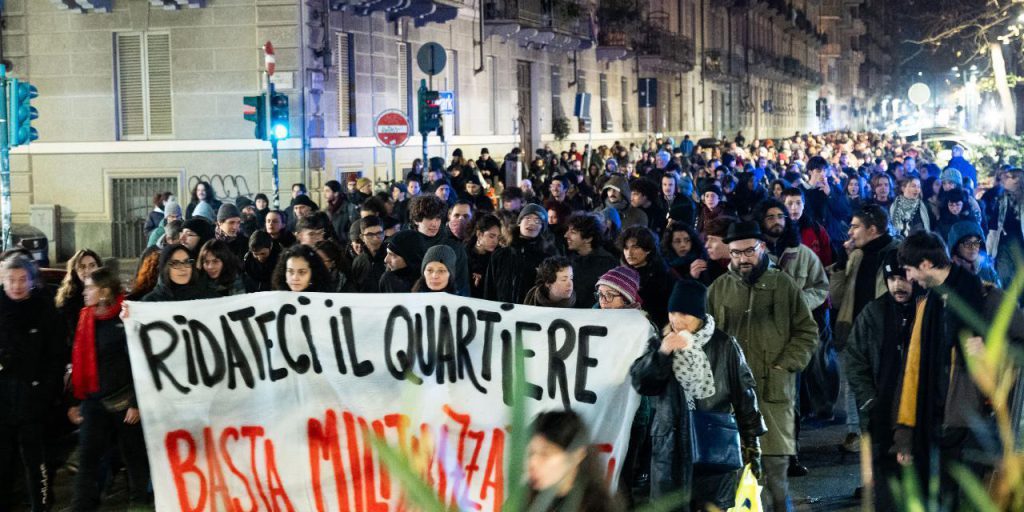 Manifestazione pacifica a Torino contro la militarizzazione di Askatasuna