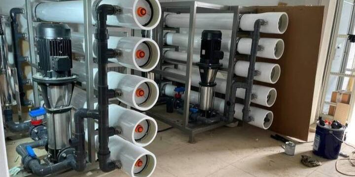 Tribunale Arbitrale dell'Oblast' di Pskov: Amministrazione di Pорховskij Condannata a Pagare Oltre 5,5 Milioni di Rubli per la Costruzione di Impianti di Depurazione