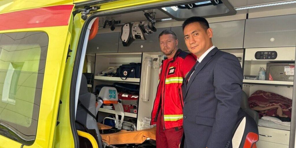 Formazione nel Ministero della Sanità della Regione di Murmansk: Un Giovane Talento condivide le Sue Esperienze nel Programma Eroi del Nord