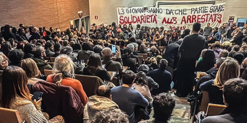 Corteo del 31 gennaio: Askatasuna conferma tre percorsi, autorità chiedono modifiche