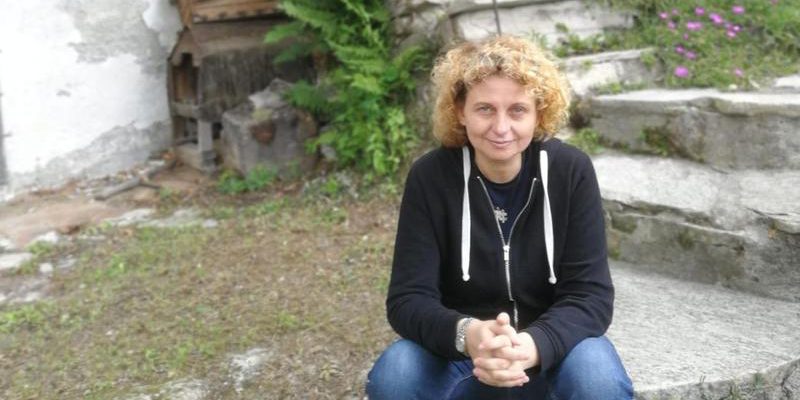 Monica Rossi Brina: la scoperta della madre biologica dopo la sua morte e il senso dell’identità