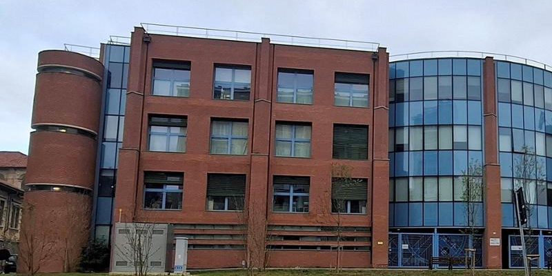 17enne scomparso a Chieri ritrovato sano e salvo in parcheggio ospedaliero, caso ancora irrisolto