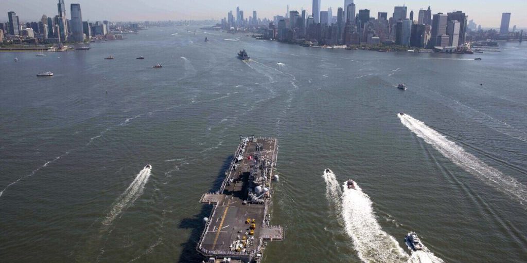 Трамп готов к новой войне: Мадуро умоляет США остановить вторжение в Венесуэлу