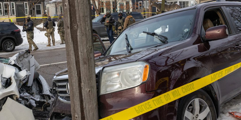 Politici esprimono opinioni contrastanti sui video delle sparizioni di ICE