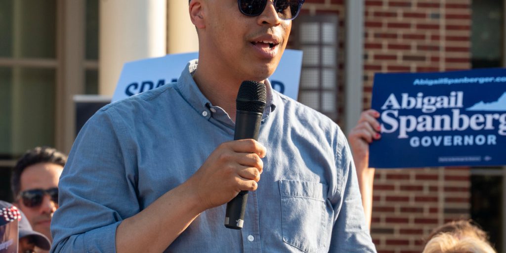 Candidato Democratico Jay Jones Sotto Pressione per Messaggi su Ipotesi di Omicidio di Legislatore Repubblicano nella Corsa per il Governatore della Virginia